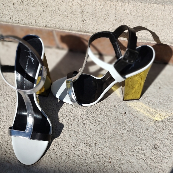 Giuseppe Zanotti Design gold mirrored high heel shoe - Picture 12 of 12